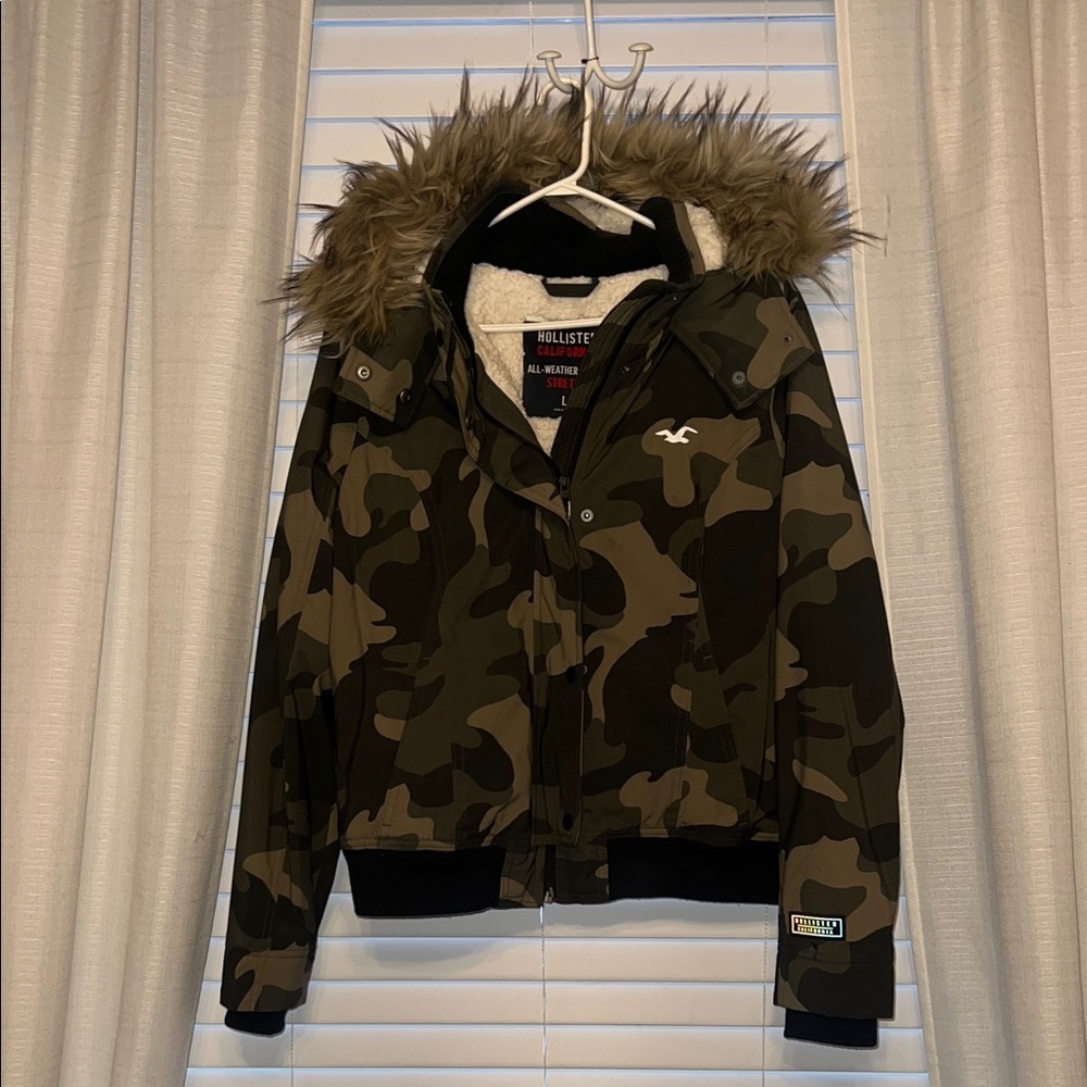 Hollister Camouflage Jacket with Faux Fur Trim